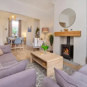 Holiday home Historic House In The Heart Of Centre With Free Parking, York